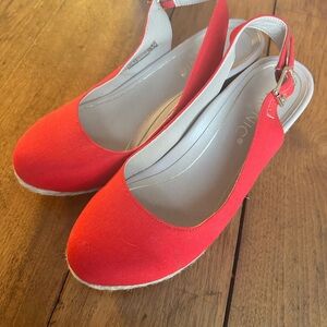 Vionic Coralina Wedge Vibrant Cherry Espadrille Slingbacks